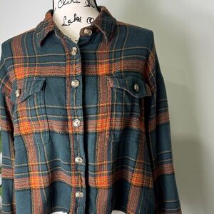 AMERICAN EAGLE Plaid Button-Up Shacket with two pockets SZ L Fall Festival Retro